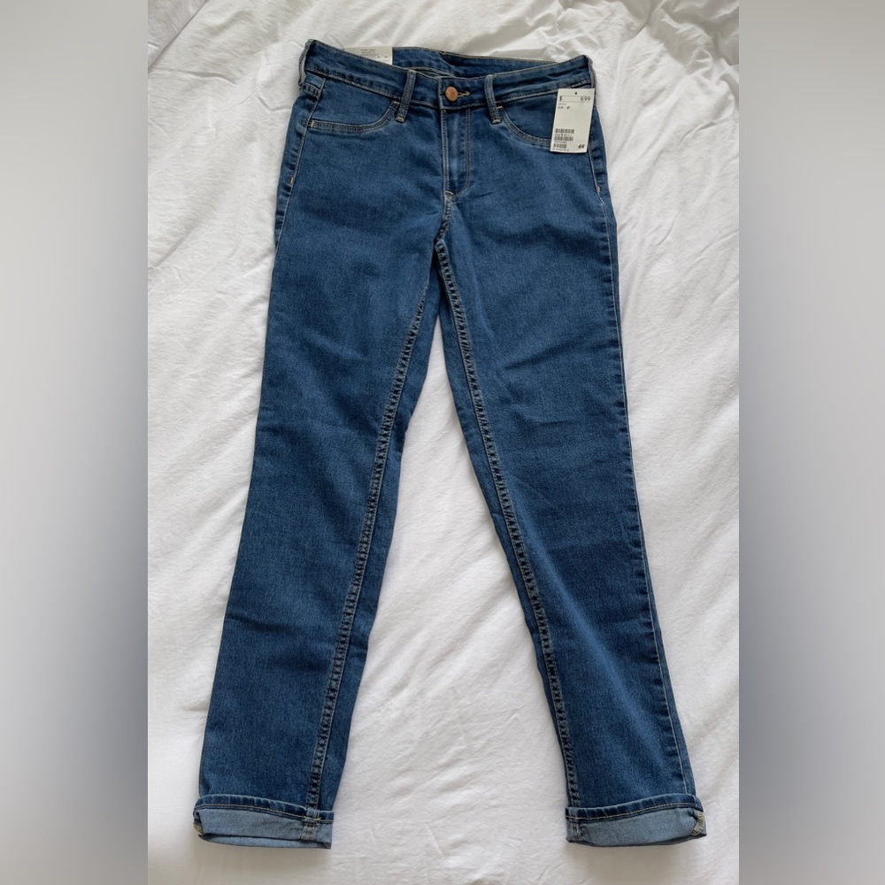 H&M Blue Skinny Ankle Jeans!! 💙👖